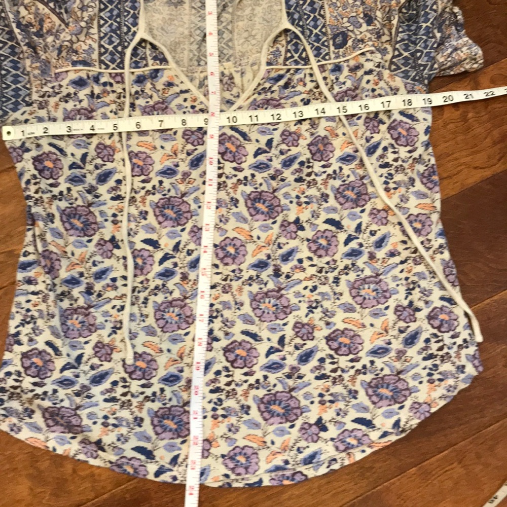 🔴- Lucky Brand Short Sleeve Top - Picture 6 of 6